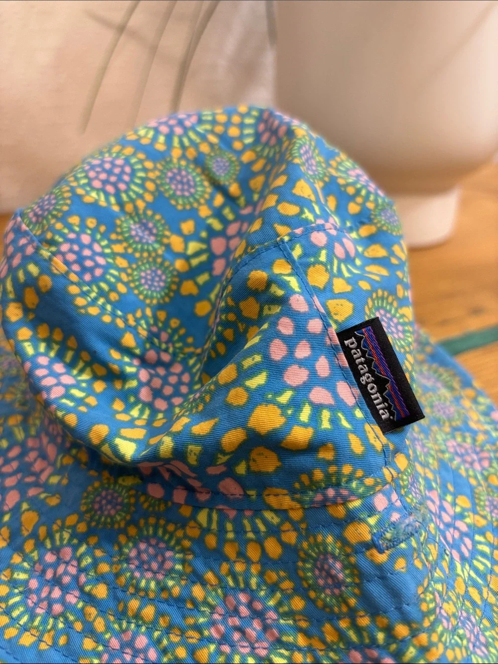 Patagonia kids Blue pink reversible Sun Hat